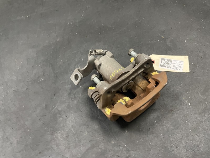 Rear Left Brake Caliper 2017 Kia Soul 58210-B2200 2018 2019