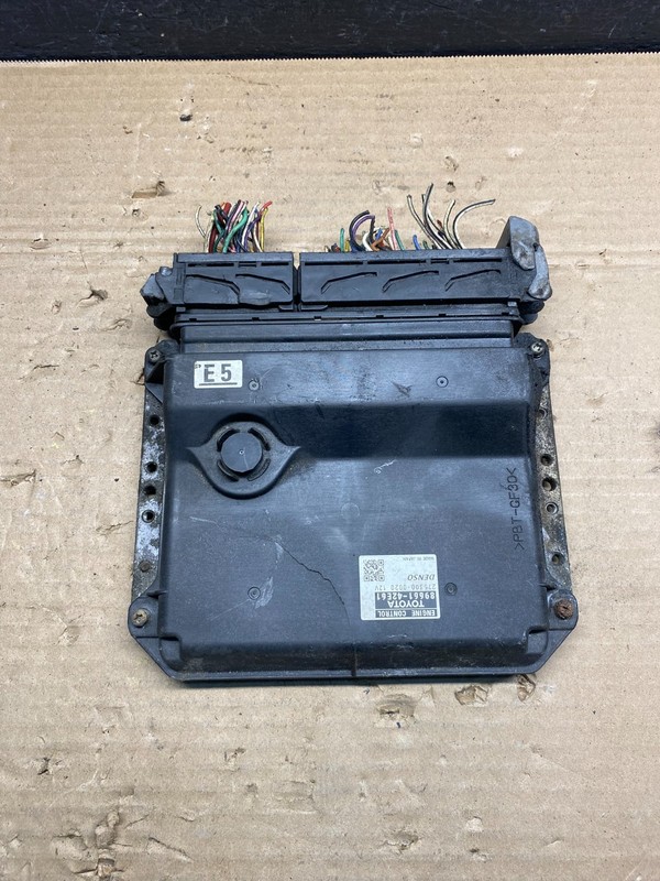2007 Toyota Rav4 OEM Electronic Engine Control Module ECU ECM AD9586 DW