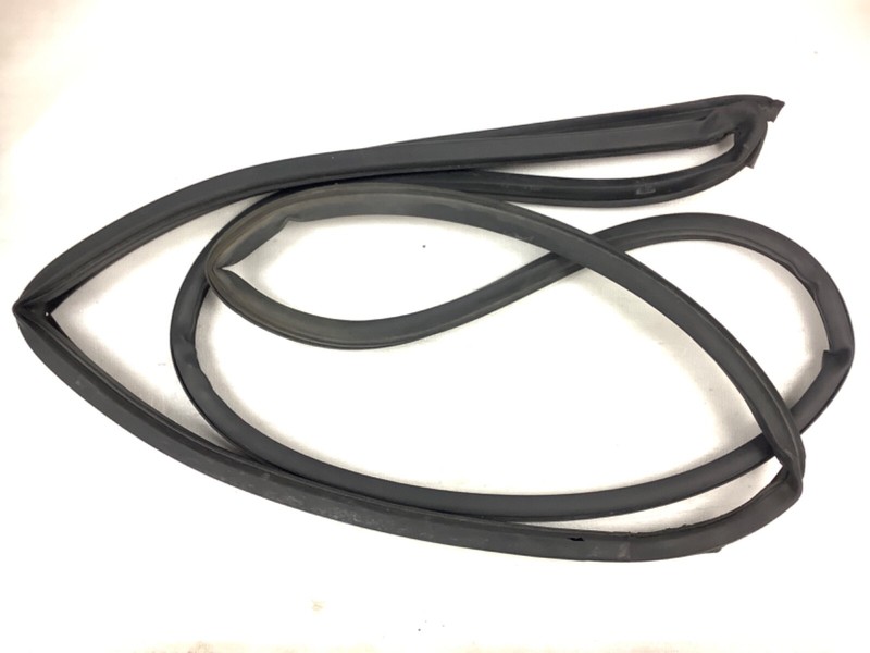 90-93 Accord 4/5Dr Right Front Weatherstrip Gasket Rubber Around Door Seal OEM