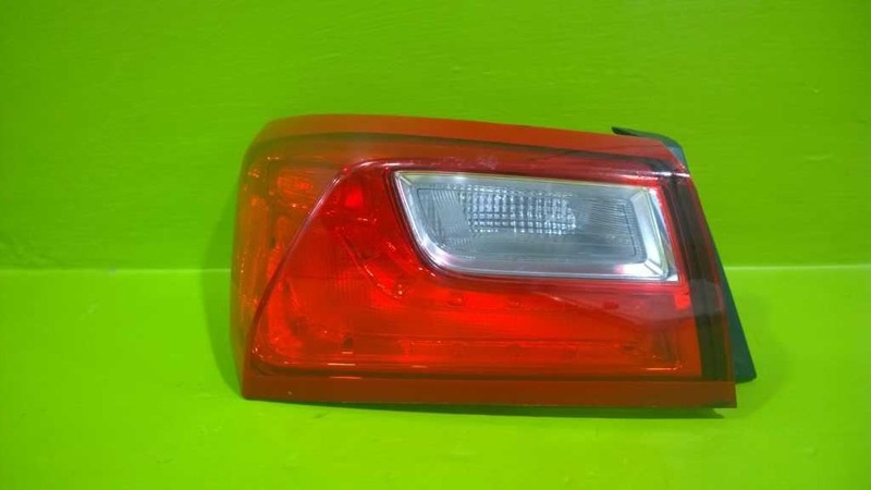 16 17 18 19 20 21 MALIBU DRIVER LEFT QUARTER TAILLIGHT LAMP OEM 3527-31