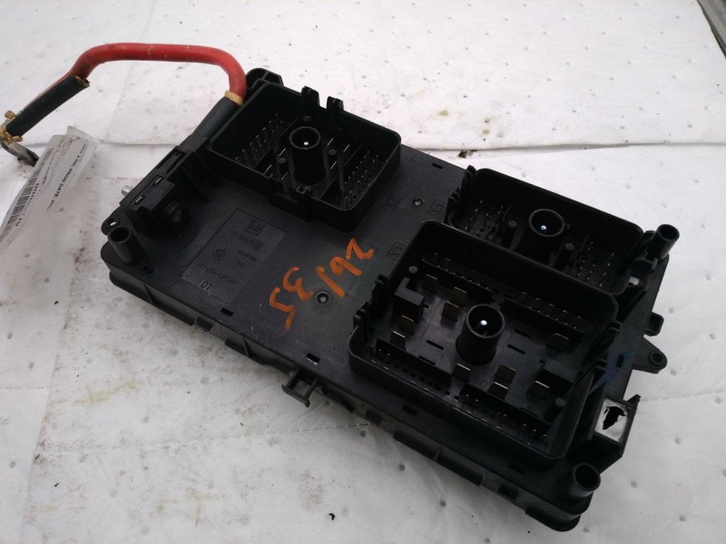 2013 Buick Regal Fuse Box OEM 13222784 13222785 2.0L Grey Used Part