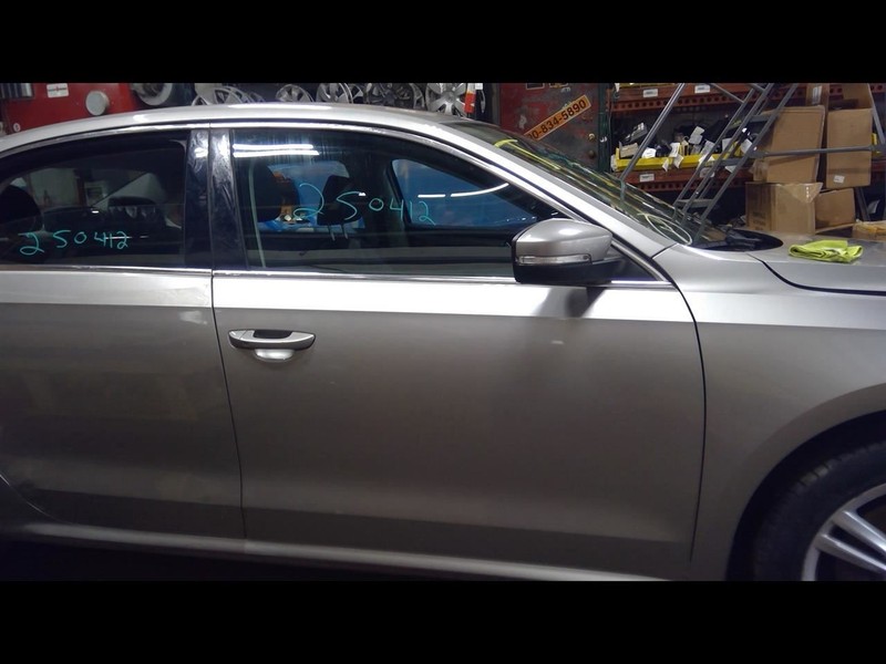 Passenger Front Door Electric Without Memory Fits 13-15 PASSAT 1676623