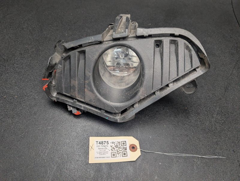 Front Left Fog Light Lamp 2021 Toyota RAV4 81220-02160 2019 2020 2022 X