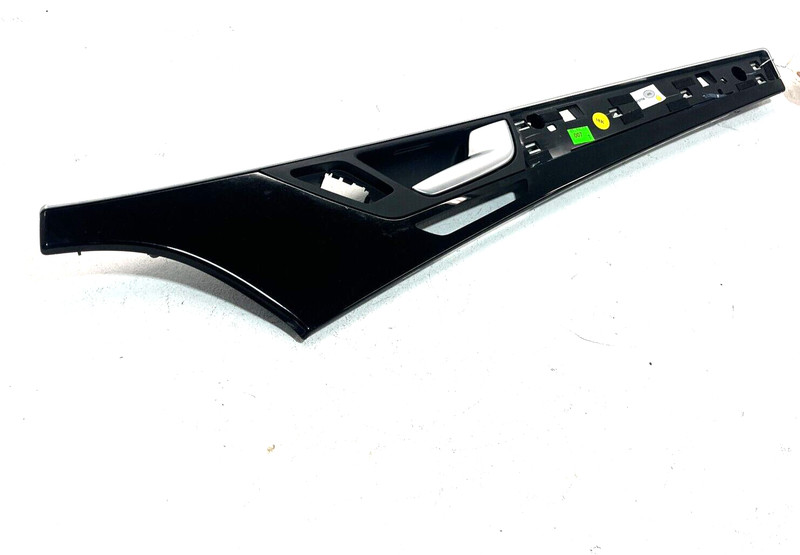 2011-12-2014 AUDI A8 L DOOR PANEL MOLDING BLACK FRONT RIGHT PASSENGER SIDE OEM
