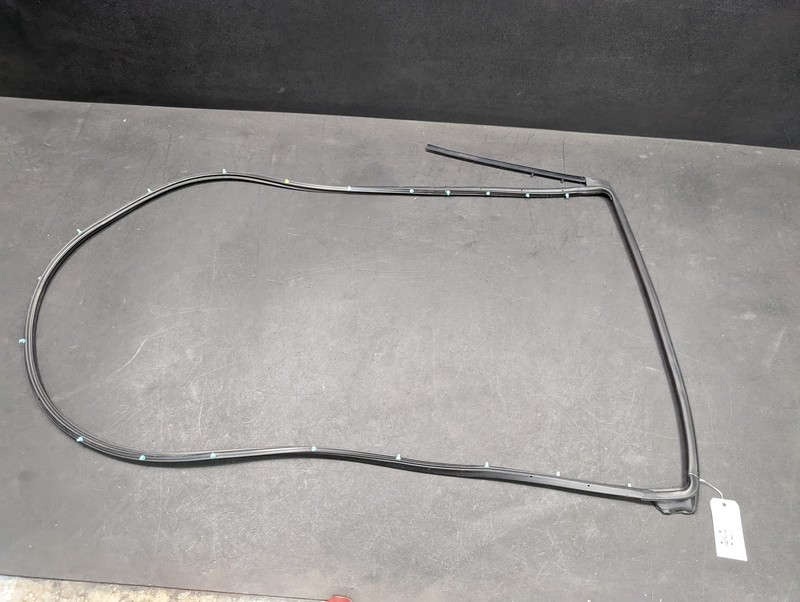 Rear Right Door Weatherstrip 2019 Honda CR-V 72810-TLA-A01 2017 2018 2020