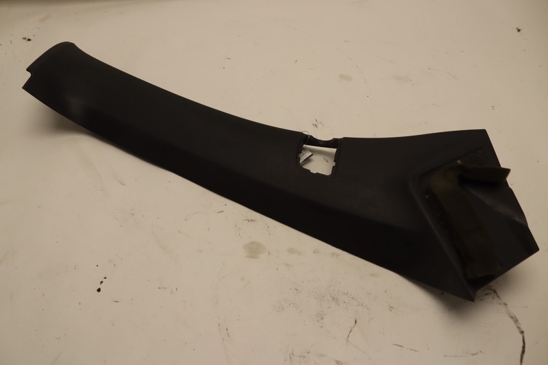 2018-24 FREIGHTLINER CASCADIA 126 FRONT RIGHT PASSENGER A PILLAR TRIM COVER OEM
