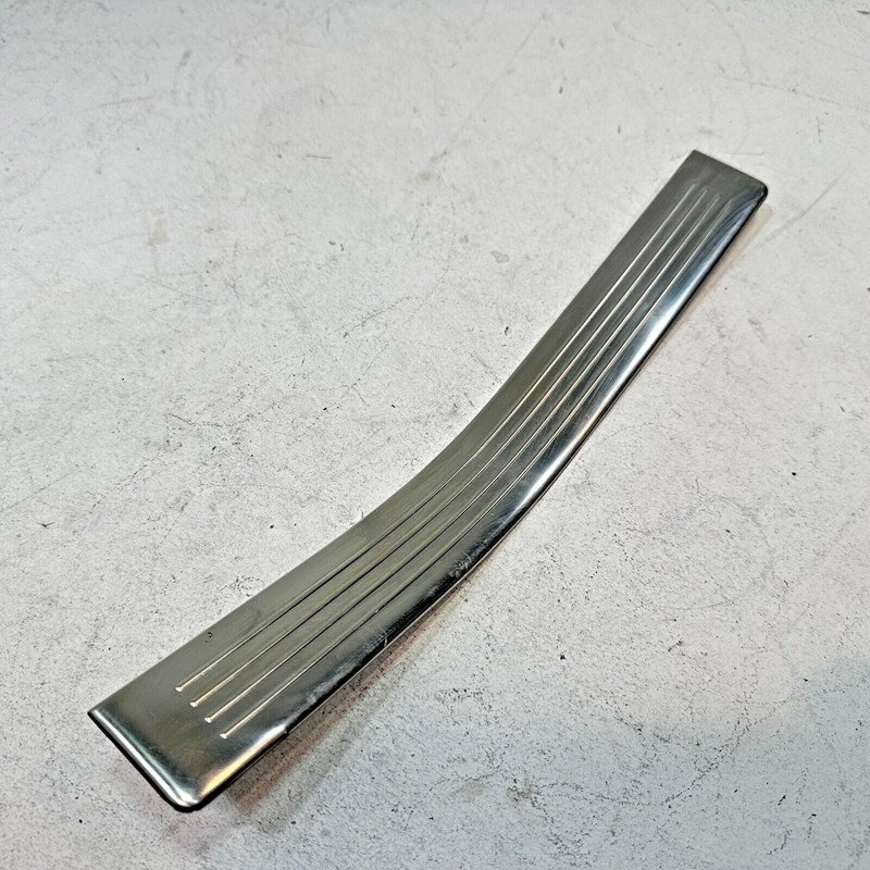 2010-2016 MERCEDES E350 REAR PASSENGER DOOR TRIM SILL PLATE SCUFF OEM