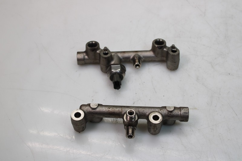 15-21 Subaru WRX 2.0L Left And Right Side Fuel Rail with Pressure Sensor OEM SET