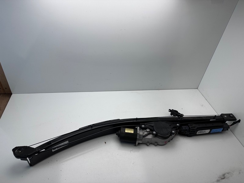 2012 Volkswagen Routan Passenger Right Electric Door Motor 68060498AEA 68060498