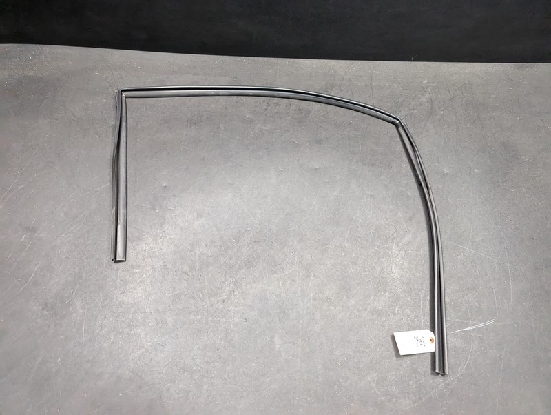 Front Right Door Window Glass Run Channel 2018 Kia Optima 82540-D5000 2016- 2020