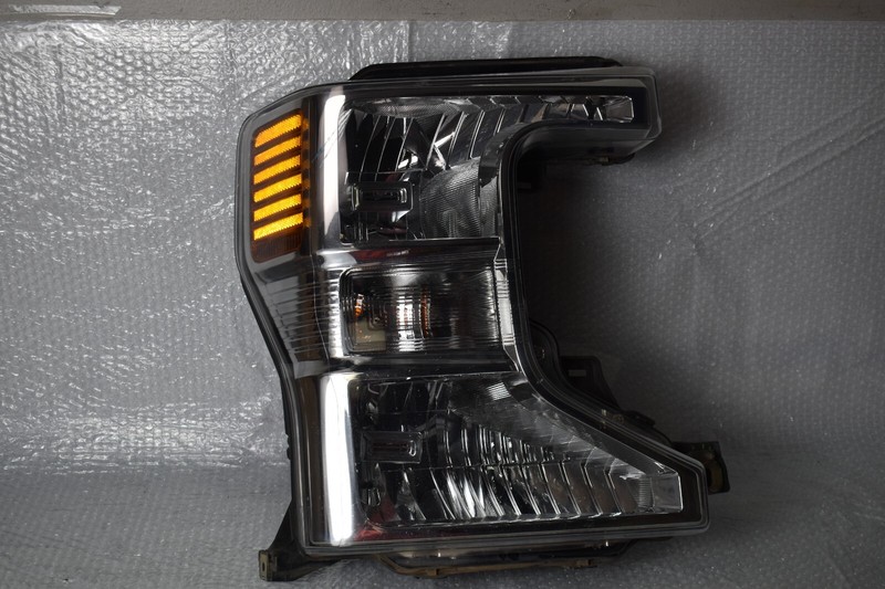 2020-2023 Ford F250 F350 Headlight Right RH OEM Halogen Headlamp LC3B-13005-AD