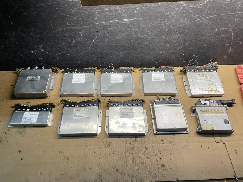 Mix of 10 Mercedes ECM Engine Computer Module W7233 PS