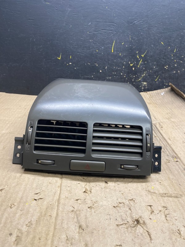 2006 2007 2008 Suzuki Grand Vitara Center Console Air Vent Oem X1941 DG