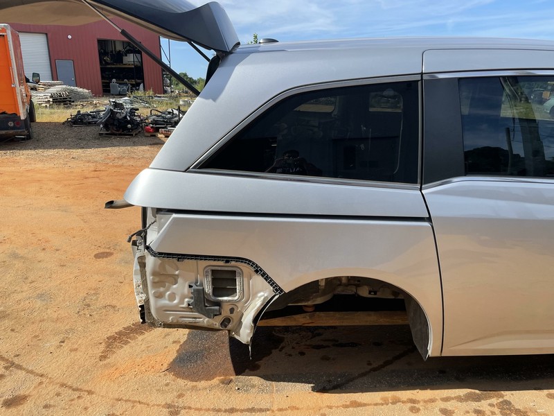 2011-2013 HONDA ODYSSEY RH RIGHT PASSENGER QUARTER PANEL SECTION CUT LOCAL ONLY
