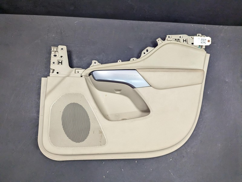 Front Right Passenger Door Trim Panel 2019 Jeep Cherokee 6CH941L1AB 2020 2021 X