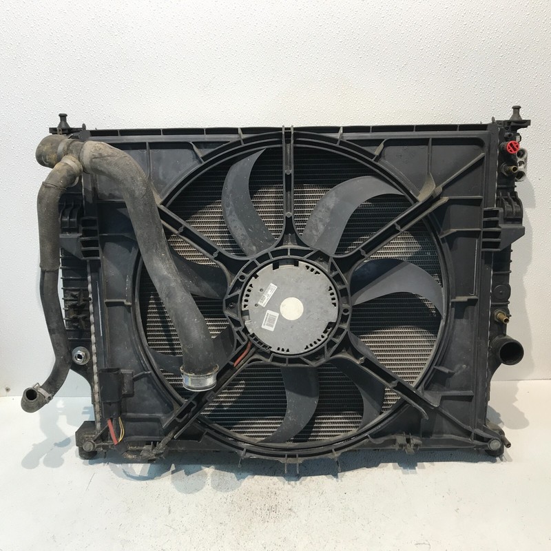 06-13 Mercedes W164 R350 AC A/C Condenser Radiator Fan Complete Assembly
