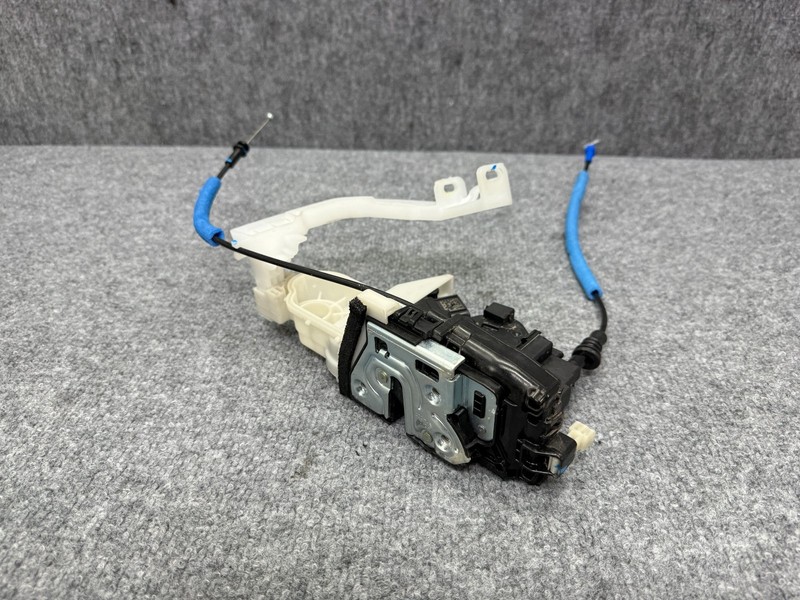 GENESIS GV70 2022-2026 OEM FRONT RIGHT PASSENGER DOOR LOCK LATCH ACTUATOR