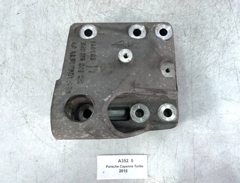 ✅ 11-18 OEM Porsche Cayenne Turbo 958 4.8L Right Engine Mount Support Bracket
