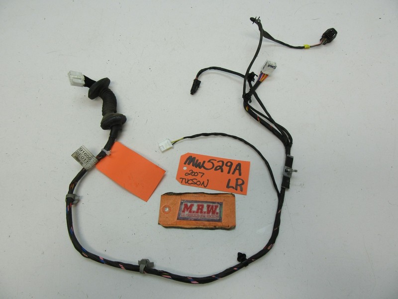 WIRE HARNESS PLUG Driver REAR DOOR LATCH WINDOW MOTOR SPEAKER for 05-09 TUCSON