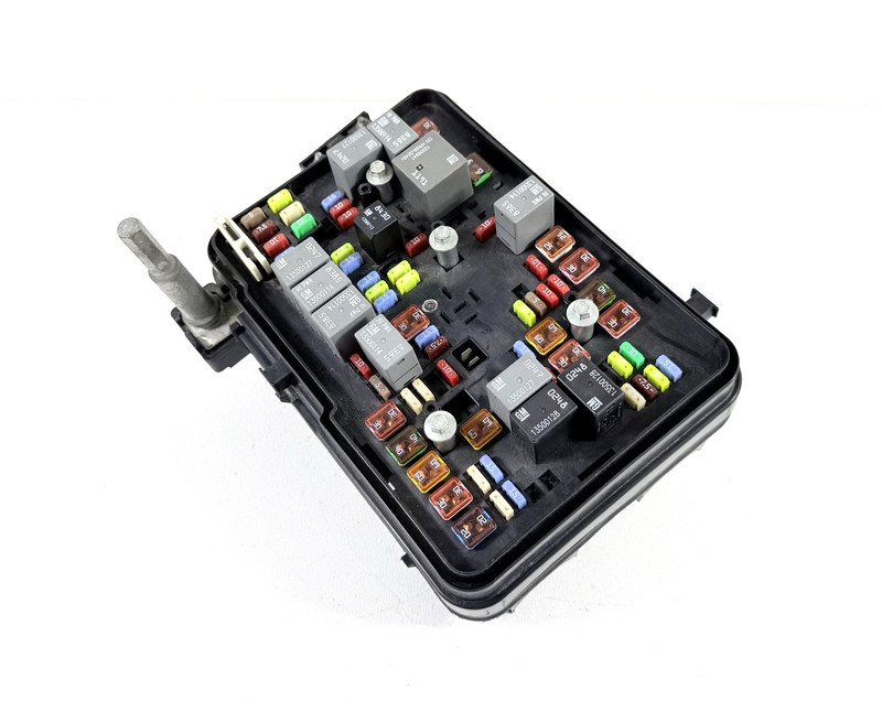 2011 GMC Terrain Equinox Under Hood Fuse Relay Control Module Unit 20899629 OEM
