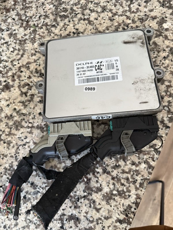 06-08 KIA SEDONA COMPUTER 39110-3C465 ENGINE CONTROL MODULE ECU WIRING PIGTAIL