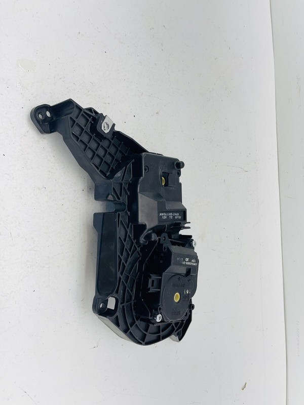 2014-2019 CADILLAC ATS HVAC RECIRCULATED AIR FLAP SERVO MOTOR ACTUATOR OEM