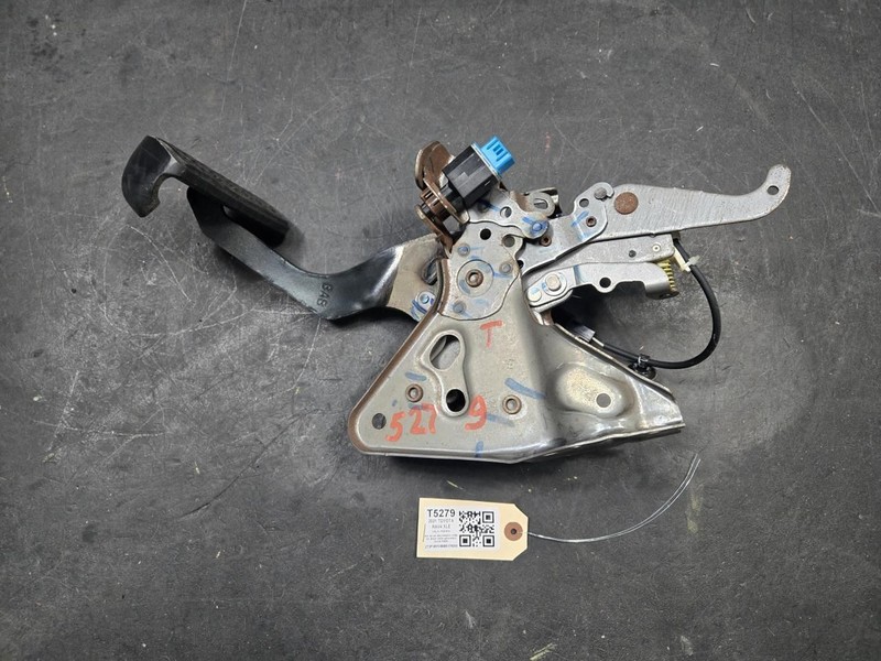 Brake Pedal 2021 Toyota RAV4 47110-0R110 2019 2020 2022