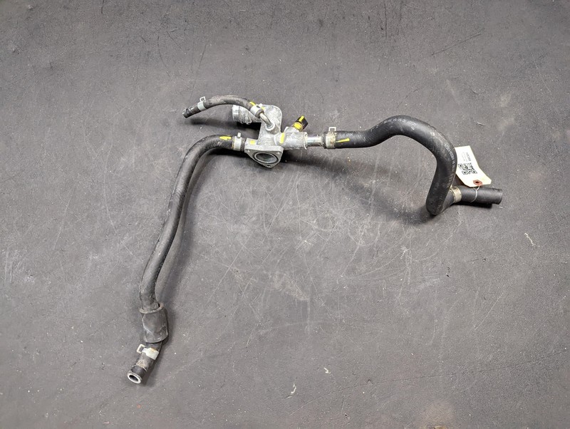 Water Outlet Flange w/ Temp Sensor 2019 Hyundai Tucson 25600-2E500 2015-2020