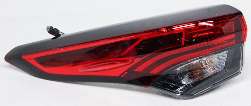OEM Toyota Highlander Left Driver Side LED Tail Lamp 81560-0E230 Lens Chip