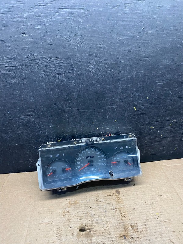1998 to 2005 Mercury Grand Marquis Speedometer Cluster Gauge Oem Q6868 DG
