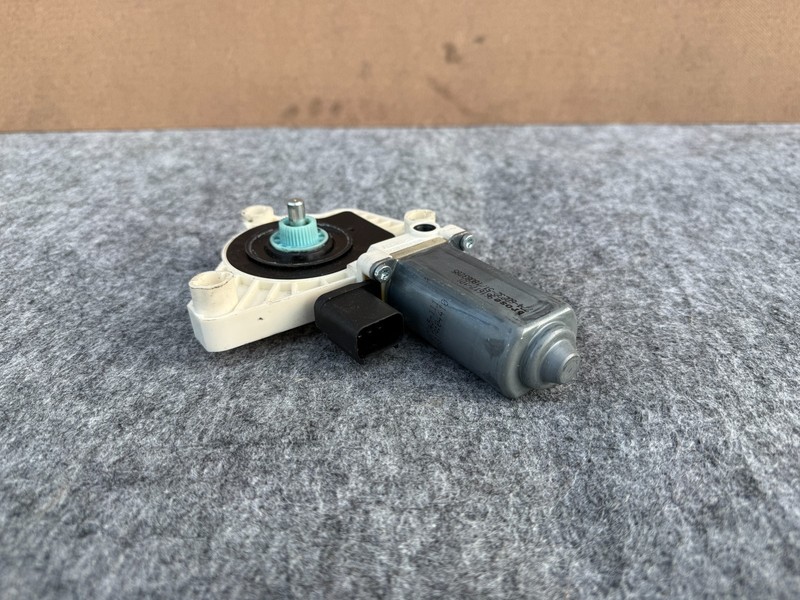NISSAN 370Z 2009-2021 OEM RIGHT PASSENGER DOOR WINDOW REGULATOR MOTOR ASSEMBLY