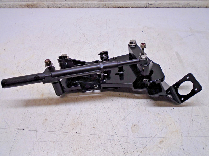 F4 Mercruiser 4.3L Shift Bracket Assembly 99237A10 13051A4 13898A3 813995A1