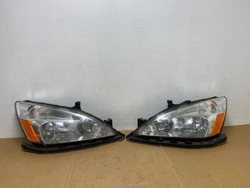 2003 - 2007 Honda Accord Left+Right Set Halogen Headlights AC8450 DW