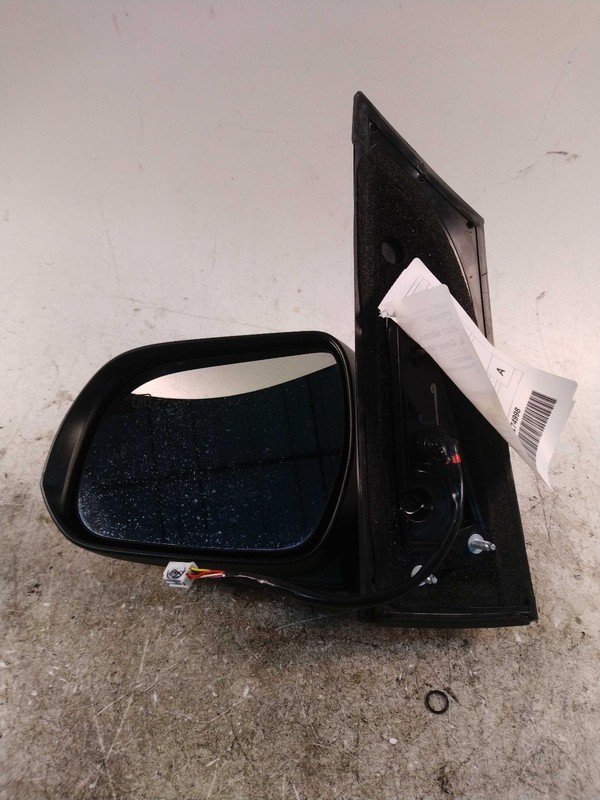 Used Left Door Mirror fits: 2017 Toyota Sienna Power heated w/o blind spot alert