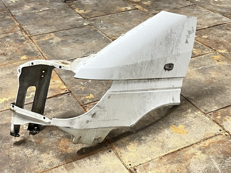 02-06 Mercedes Dodge Sprinter T1N Front Left Driver Side Fender 2500 3500
