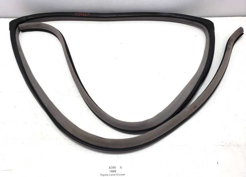 ✅ 98-02 OEM Toyota Land Cruiser J100 Rear Right Door Weatherstrip Seal