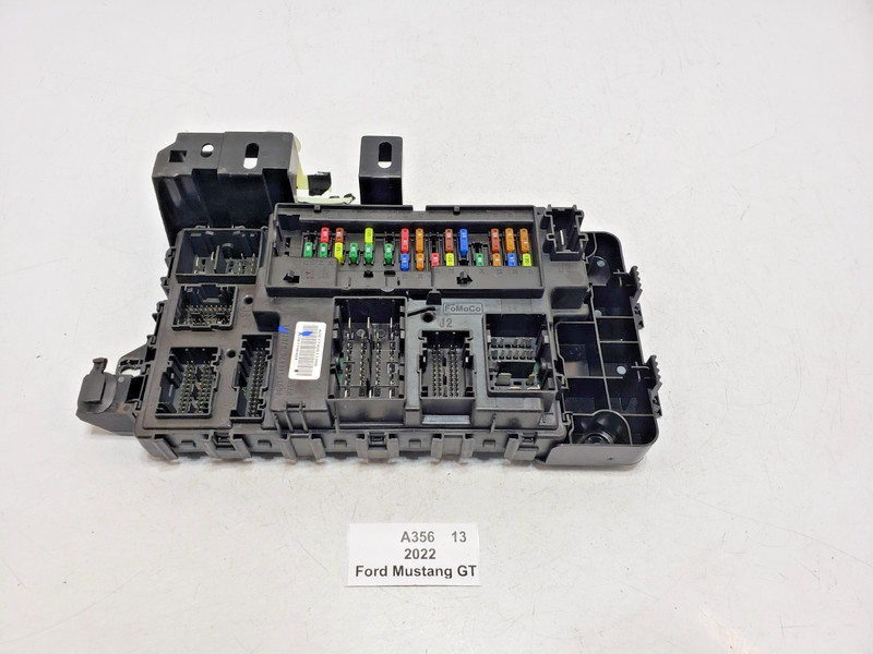 ✅ 18-23 OEM Ford Mustang GT BCM Fuse Relay Box Module Unit 7k