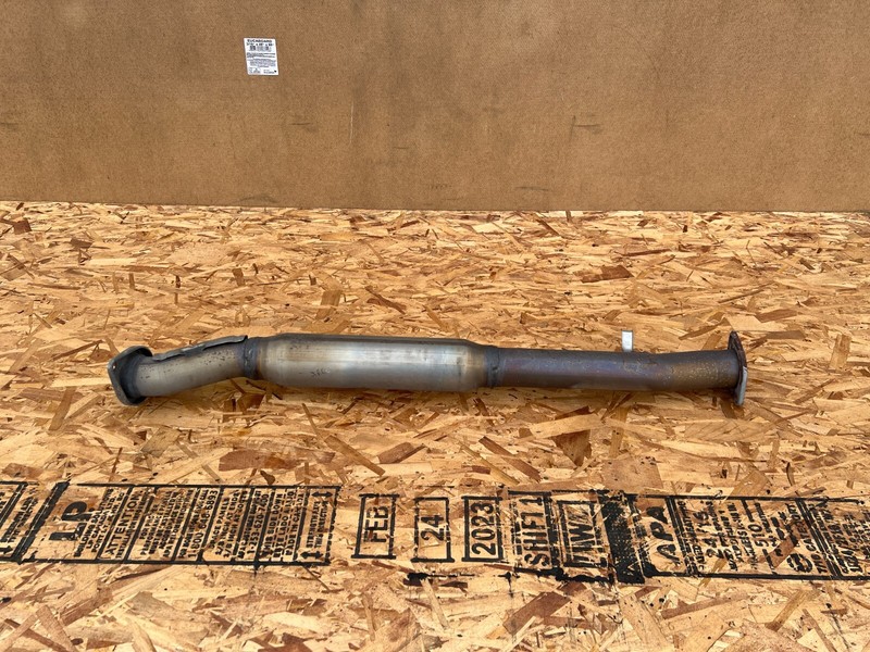 GENESIS G70 2019-2023 OEM MUFFLER EXHAUST MID PIPE TUBE 2.0T ASSEMBLY