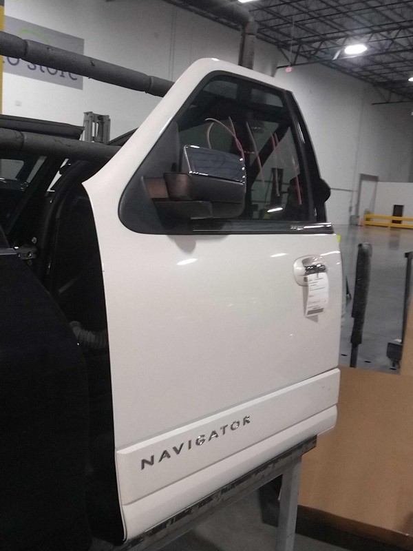 2017 Lincoln Navigator Left Front Door White 4DR SUV 95K Miles - OEM Part
