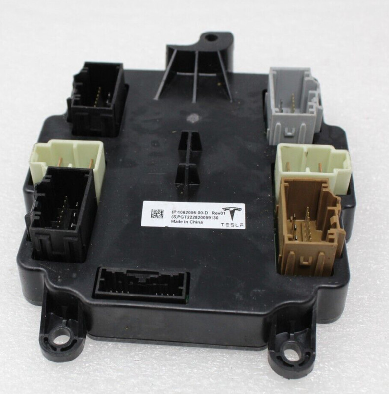 2016-2020 Tesla Model X Rear Falcon Door Control Module ECU OEM1062056-00-D