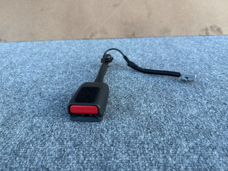 RIVIAN R1S R1T 2022-2026 OEM FRONT RIGHT PASSENGER SEAT BELT BUCKLE PT00000955-F