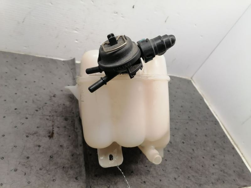 Coolant Reservoir Fits 11-18 PORSCHE CAYENNE 1267341