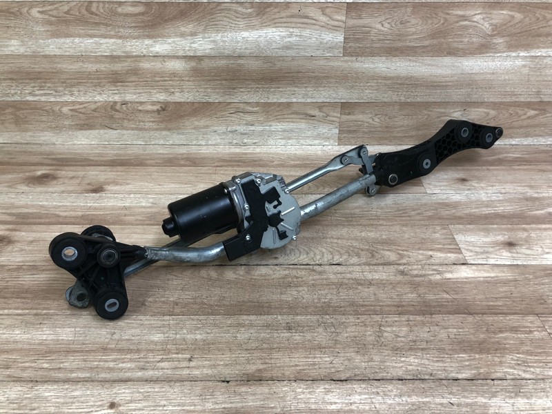 BMW E60 E63 E64 528 535 545 M5 645 650 OEM FRONT WINDSHIELD WIPER WITH MOTOR 8