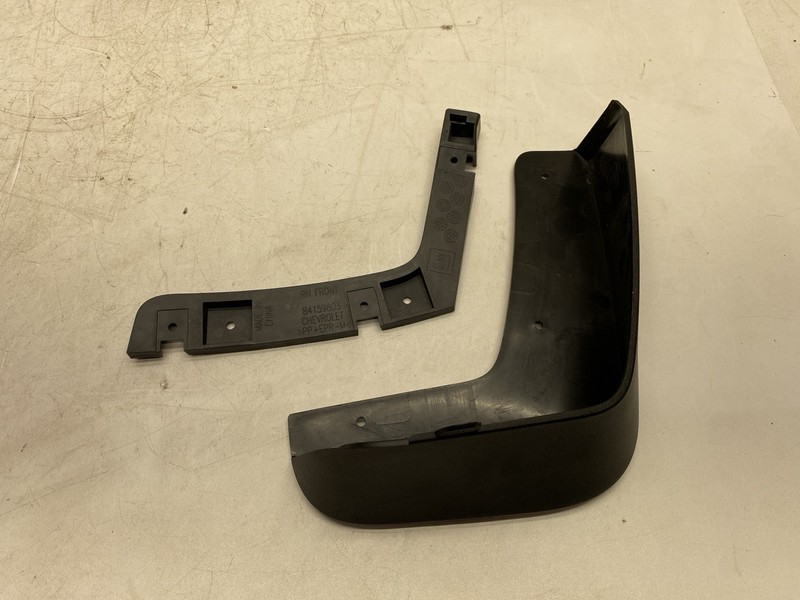 2018-2021 Chevrolet Traverse Right Front Side Splash Guard Mud Flaps Black OEM