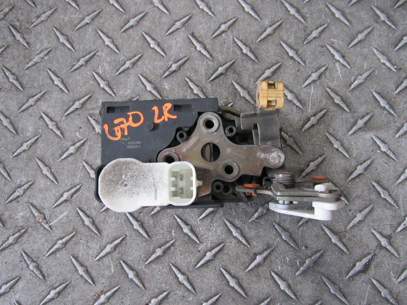 2005 GMC YUKON XL 1500 LEFT DRIVER REAR DOOR LATCH LOCK ACTUATOR 5.3L