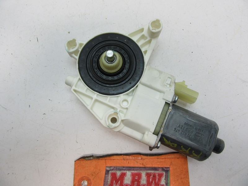 RIGHT REAR FRONT DOOR WINDOW MOTOR POWER GLASS LIFT AUTOMATIC DOWN RF RR RH