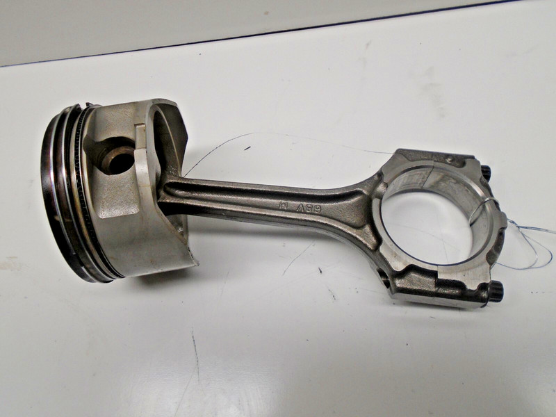 L4 2005 Mercury 115 hp EFI 4 stroke Outboard ROD AND PISTON STANDARD 88095T1