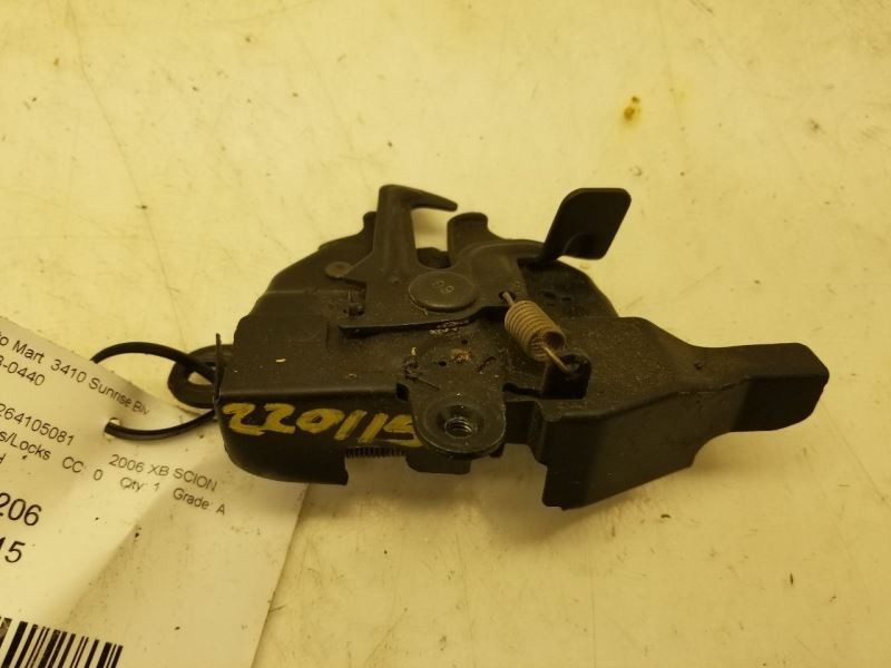 04-06 SCION XB HOOD LATCH