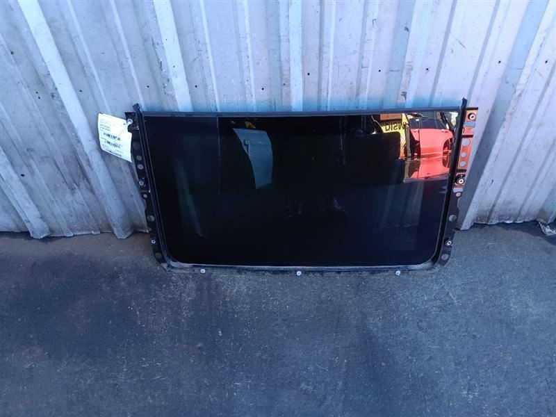 14-18 BMW F31 328i 330i Wagon Rear Sun Roof Glass Lifting Window 7261733