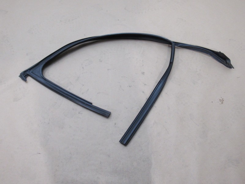 Mercedes S560 2020 W222 Front Left Door Window Weatherstrip Channel Seal 18-20 ;
